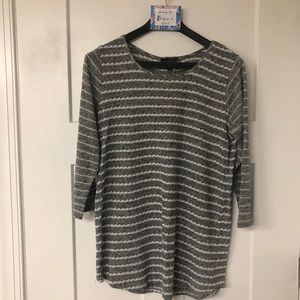 The Limited Gray & White Light Weight Sweater